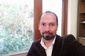 Simón Yévenes renuncia a la UDI: critica al partido por no desmentir “información falsa” sobre millonarios pagos que habría recibido durante 2020 desde la tienda