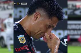 Conmovedora imagen: Enzo Pérez rompe en llanto tras accidente de Javier Altamirano