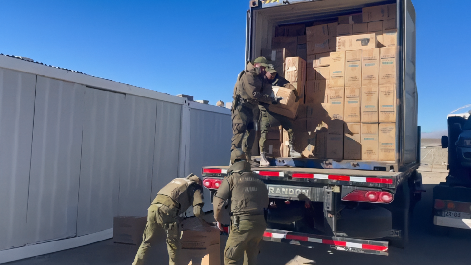 Carabineros incauta más de medio millón de cajetillas de cigarrillos de contrabando en Colchane