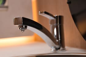 Empresas y gremios sanitarios abordan desafíos ante la crisis hídrica que atraviesa el país