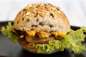 Sándwich de hummus de zapallo: una deliciosa opción vegana