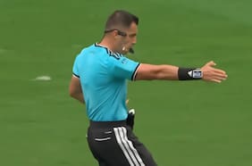 El arbitraje chileno, en la mira: Cristian Garay y Juan Lara protagonizan una de las grandes polémicas del Mundial 2026