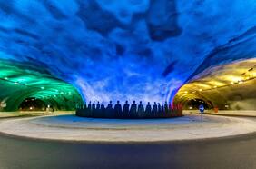 ¿Te atreves a manejar en una rotonda submarina? Descubre dónde está la red de carreteras más impactante del mundo bajo el agua