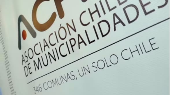 Desde el gobierno cierran la puerta a focalización: AChM se reúne con ministro Quiroz por contribuciones en megarreforma