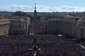 Imágenes de dron muestran la masiva asistencia al funeral del Papa Francisco