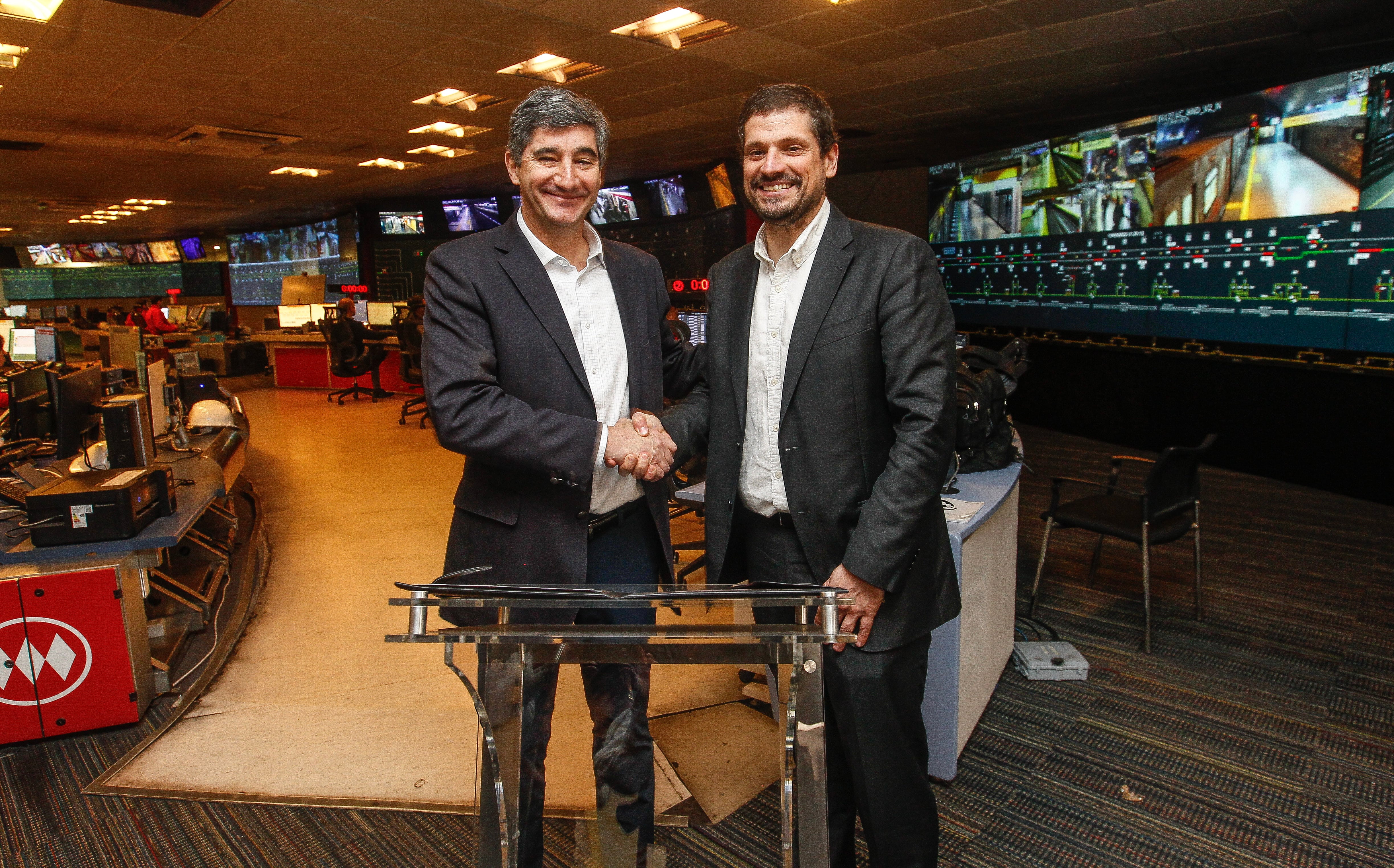 Felipe Bravo, gerente general Metro; José Luis Santa María, director ejecutivo del Grupo Copesa.