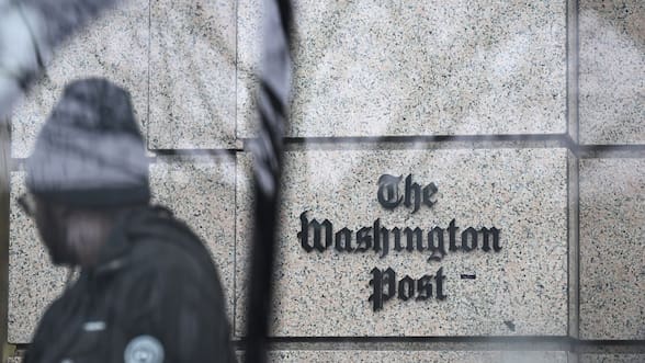 Dimite el director ejecutivo de The Washington Post tras una oleada de despidos