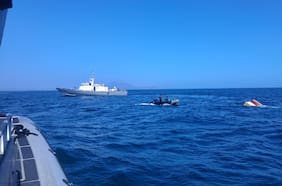 Armada mantiene operativo de búsqueda de tripulantes de embarcación que se hundió en Coquimbo