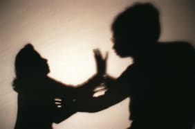 Columna de Camila Trujillo y Damian Clarke: ¿Por qué es baja la denuncia de violencia intrafamiliar?