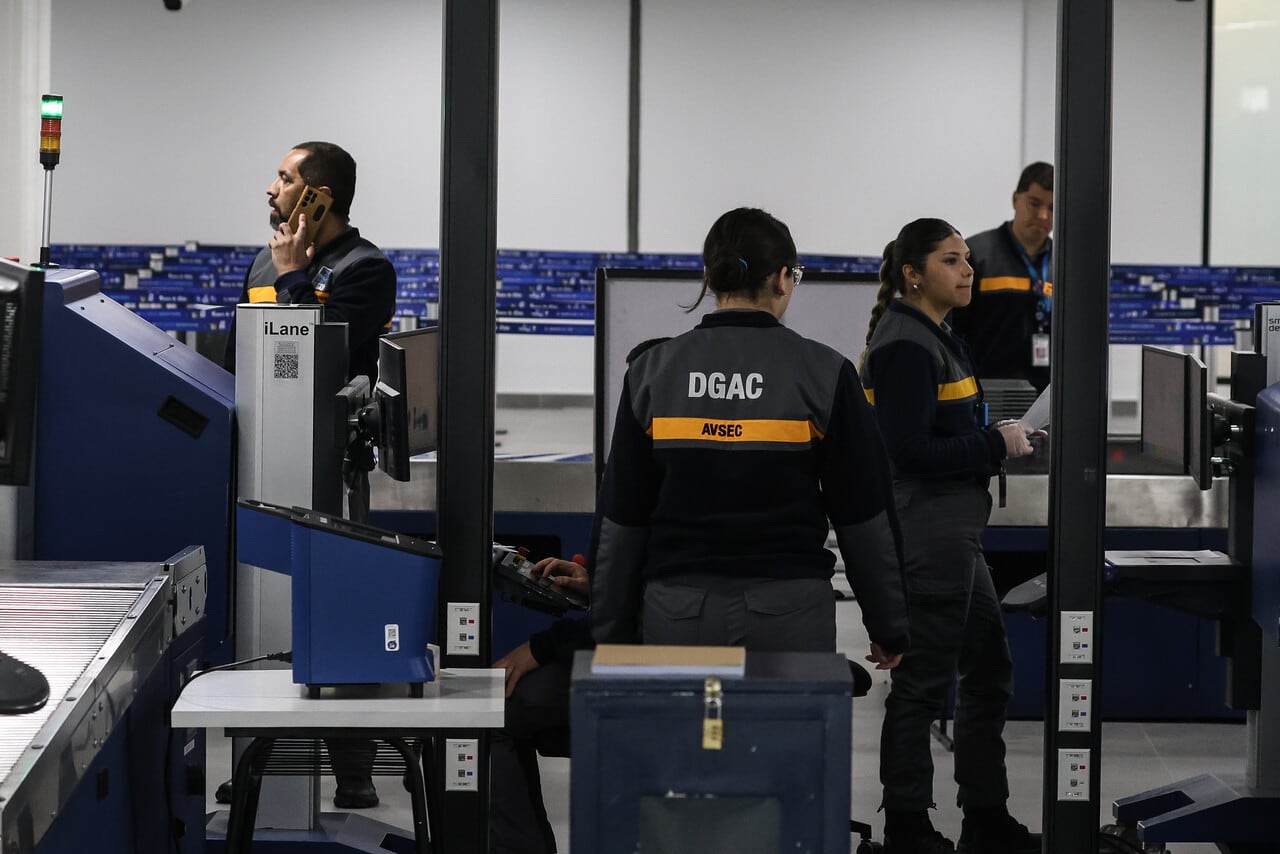 Gobierno reitera solicitud de Thayer a la DGAC para detener operaciones de Arajet, Aruba Airlines y Galistair