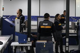 Amenaza de explosivos obliga a evacuar vuelo de SKY en el Aeropuerto de Santiago y activa protocolo de emergencia