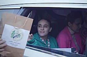 Qué había dentro de las “bolsas de regalo” que Hamas entregó a las tres rehenes liberadas