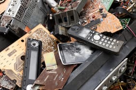 ¡No lo botes! Esto es lo que debes hacer con tus desechos electrónicos