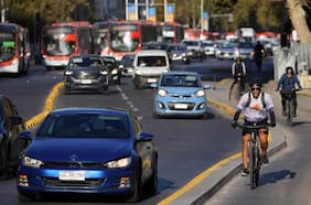 Ir al trabajo en bicicleta: la guía definitiva para pedalear de forma segura en Santiago