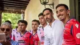 Claudio Bravo lanza programa para deportistas jóvenes junto a Universidad Andrés Bello y Fundación Maule