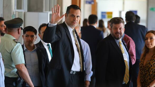 Oposición celebra fallo que absuelve a Claudio Crespo por apremios ilegítimos contra Gustavo Gatica