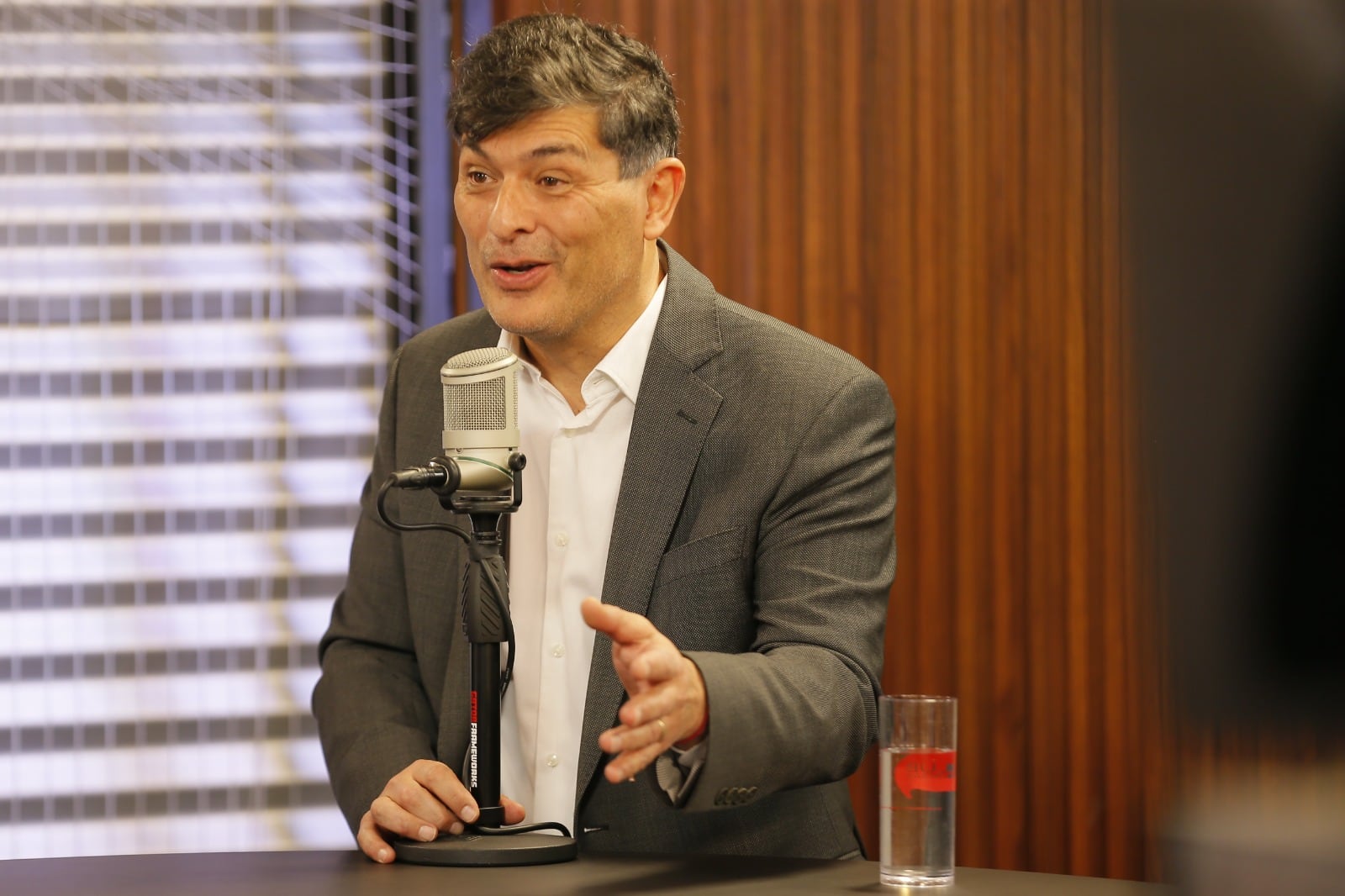 Parisi afirma que a megarreforma de Kast “le falta clase media” y critica al gobierno por “falta de profesionalismo”