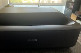 Review | Proyector Epson EpiqVision LS300: Casi como tener un cine en casa