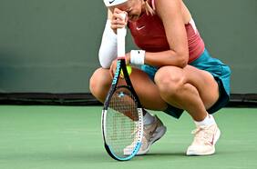 “Estoy destrozada; espero y deseo la paz”: La bielorrusa Azarenka rompe en llanto en pleno partido de Indian Wells