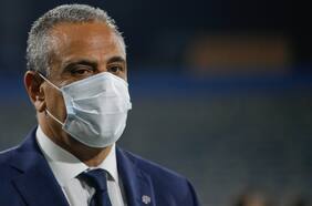 Milad se reúne con el ministro de Salud para aclarar protocolos ante brotes de covid en el fútbol