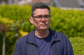 Andy Burnham se perfila como el próximo primer ministro británico tras el abrumador respaldo laborista