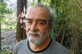 Carlos Cociña: “Sorprende la vitalidad de la poesía en Chile”