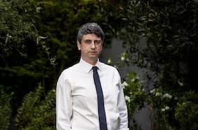 El manejo de datos, la rebelión que pidió su renuncia y su apoyo al Apruebo: las reflexiones de Andrés Couve a un año del Ministerio de Ciencia