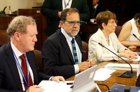 Con ausencia de biministro García: comisión revisora de AC contra Pardow realiza su primera sesión