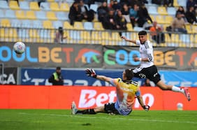 Festival de goles en Viña: Colo Colo se sobrepone a sus errores defensivos y sigue derecho rumbo al título