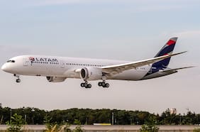Latam cancela 12 vuelos desde y hacia Calama por problemas con el servicio del manejo de equipaje