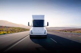 El futurista camión eléctrico Tesla Semi por fin será realidad