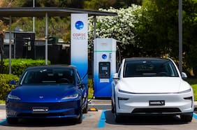 Copec y Tesla fortalecerán red de carga eléctrica en carreteras de Chile con Superchargers
