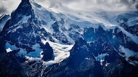 Al menos 10 alpinistas y guías nepalíes desaparecen tras avalancha en el Himlung
