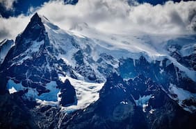 Al menos 10 alpinistas y guías nepalíes desaparecen tras avalancha en el Himlung
