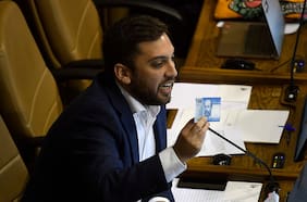 Será analizado este miércoles: presidente de la Cámara encarga “informe en derecho” para determinar si agresión de Gonzalo De la Carrera es causal de expulsión o inhabilidad