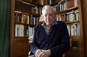 Cómo Vargas Llosa pasó de ser cercano al comunismo a un acérrimo defensor del liberalismo