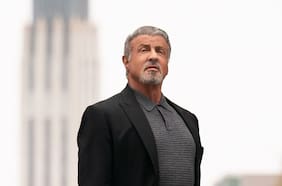 Sylvester Stallone luce su estampa mafiosa en la primera foto de Tulsa King, la nueva serie de televisión de Taylor Sheridan
