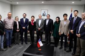 Embajador de Chile en Venezuela llega a suelo nacional tras ser expulsados