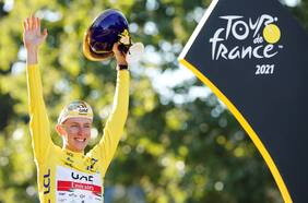 El joven Tadej Pogacar se convierte en leyenda: conquista su segundo Tour de Francia al hilo