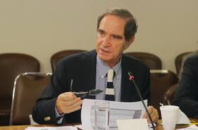 Justicia revisa aplicación de prisiones preventivas y evalúa uso de tobilleras electrónicas para cautelares en delitos comunes