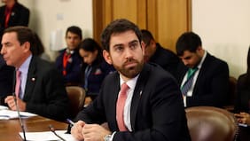 Diputado Kast arremete contra Boric: “Si vuelve a iniciar su carrera política, lo va a hacer tal cual como cuando decía que iba a mear en el casco de un militar”