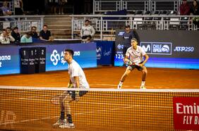 Alejandro Tabilo cierra su día perfecto con el título de dobles del Chile Open junto a Tomás Barrios