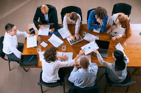 Interés de jóvenes por salir al extranjero reabre el debate sobre cómo retener el talento en un país que envejece
