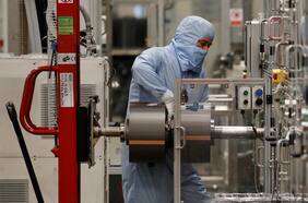 El sector manufacturero de la eurozona crece a su nivel más bajo en seis meses, según PMI