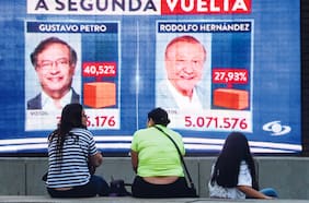 Malcolm Deas, historiador británico: “Petro y Hernández son imprevisibles y populistas”