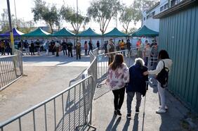 Carabineros informa que 103 mil personas se han excusado de votar durante la mañana del sábado