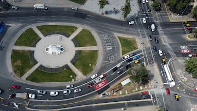 Cortes de tránsito en Santiago centro por movilizaciones del Día del Trabajador