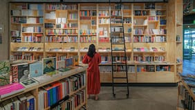 Librerías se duplican en la RM en 10 años: Santiago, Providencia y Las Condes lideran la oferta