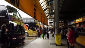 Semana Santa: autoridades proyectan salida de 450 mil autos de Santiago y flujo de 867 mil pasajeros de bus