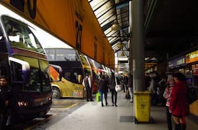 Semana Santa: autoridades proyectan salida de 450 mil autos de Santiago y flujo de 867 mil pasajeros de bus